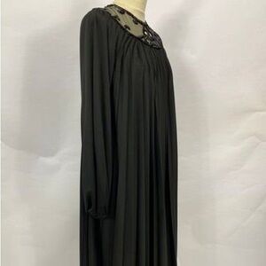 Prima Donna by Carole Hochman black lace trim peignoir 60’s lace robe